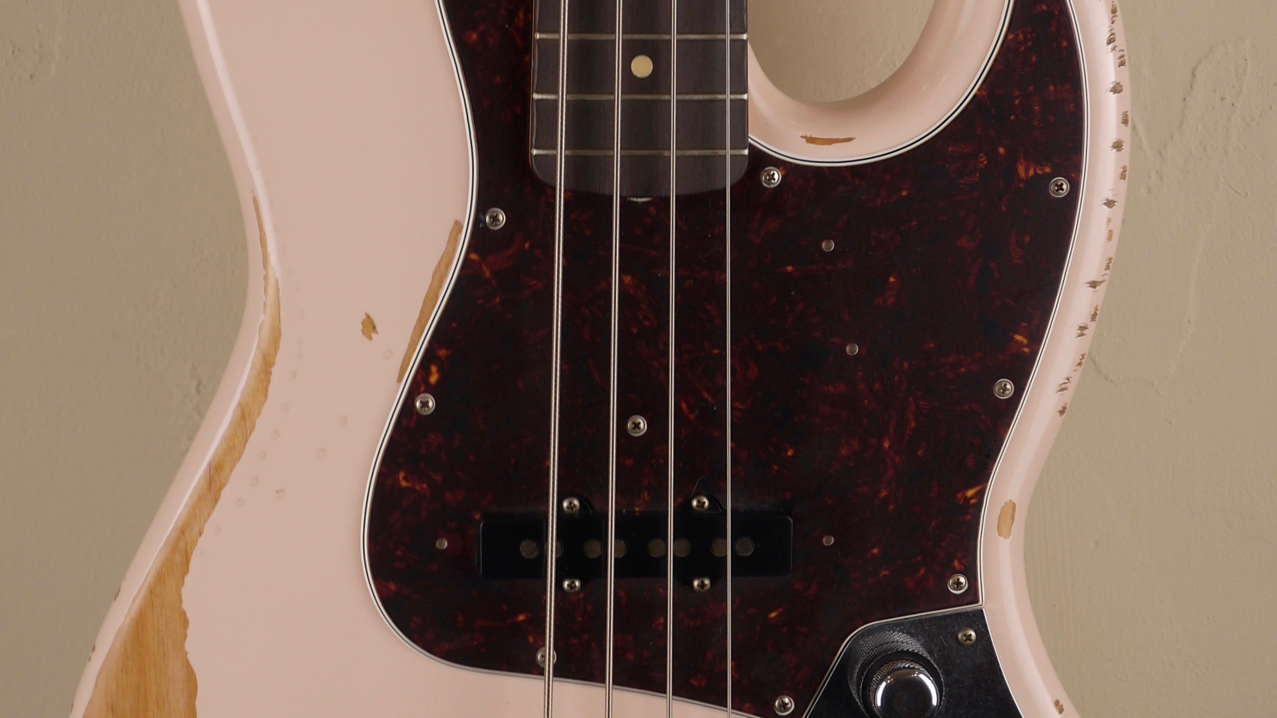 Fender Flea Road Worn Jazz Bass Shell Pink