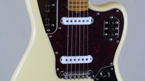 Fender Vintera II 70 Jaguar Vintage White 0149122341 inclusa custodia Fender