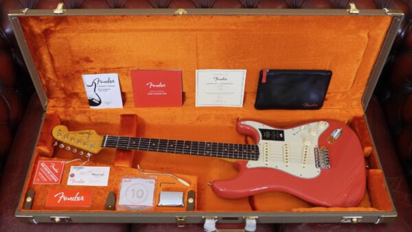 Fender American Vintage II 1961 Stratocaster Fiesta Red 0110250840 inclusa custodia rigida