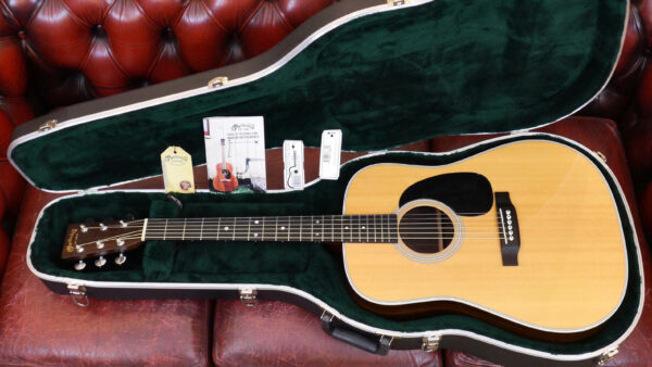 Martin D-28 2013 Natural Made in Usa inclusa custodia rigida originale