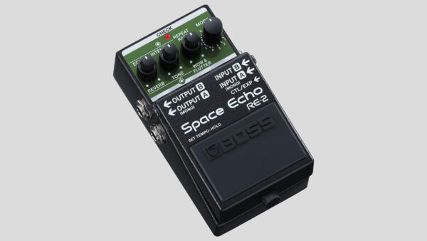 Boss RE-2 Space Echo Roland RE-201 Space Echo in un pedale compatto